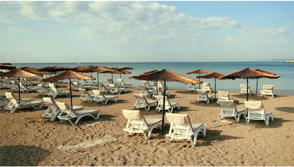Luxury Studio Golf Coast With Sea View Топола Екстериор снимка